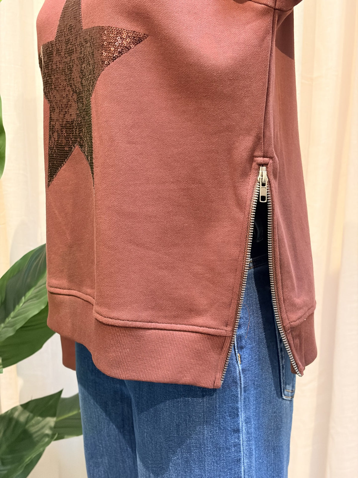 Sequin Star Sweatshirt - Chocolate