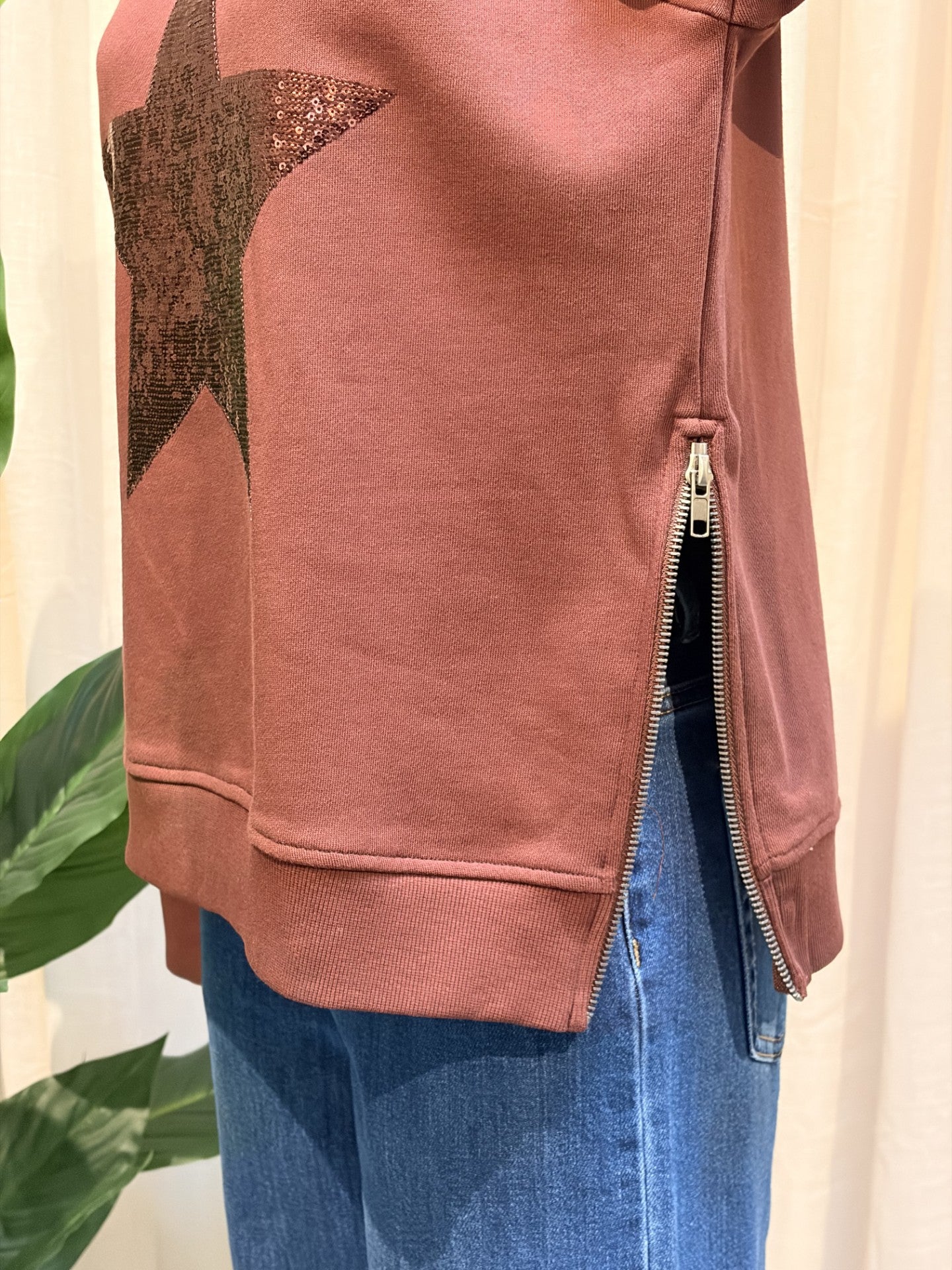 Sequin Star Sweatshirt - Chocolate
