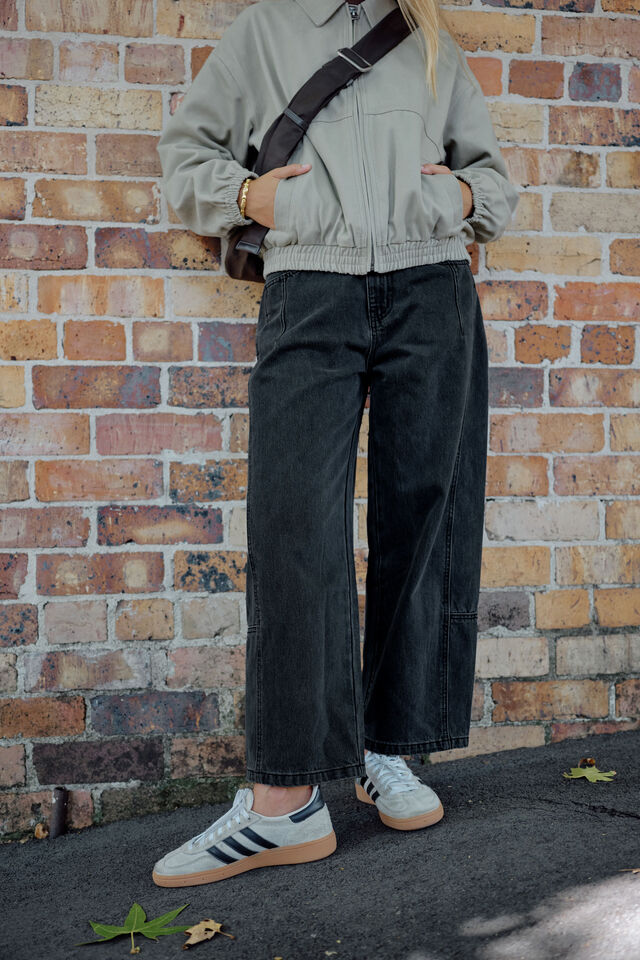 Demi Barrel Jean - Faded Black