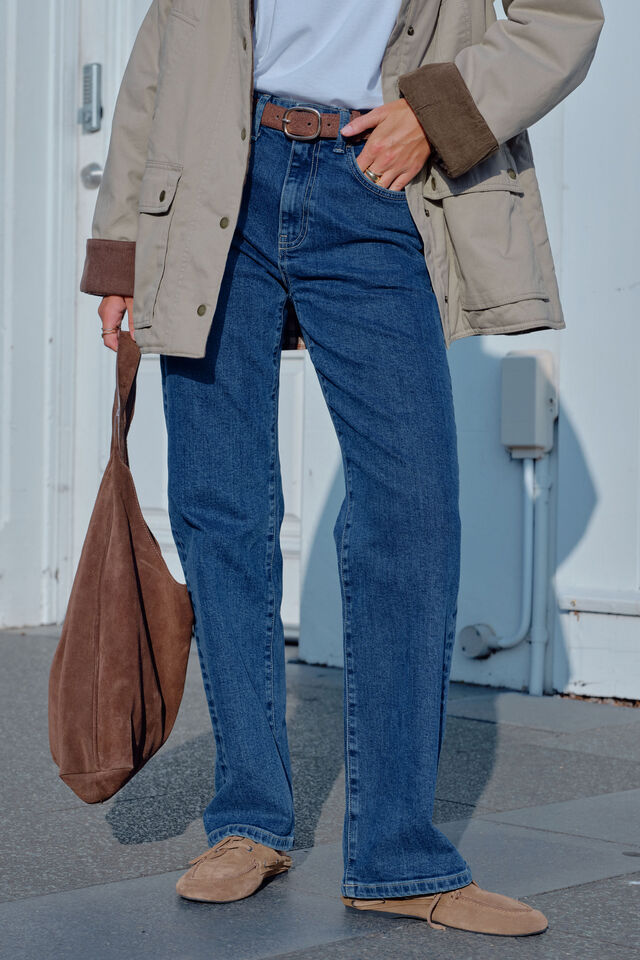 Straight leg jean