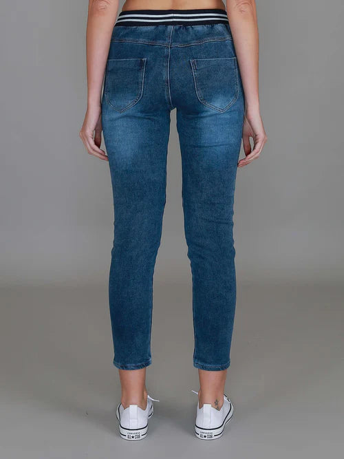 3rd story jogger Jean