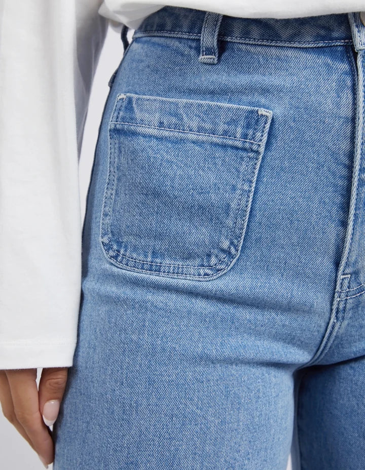 Pocket detail wide leg jean