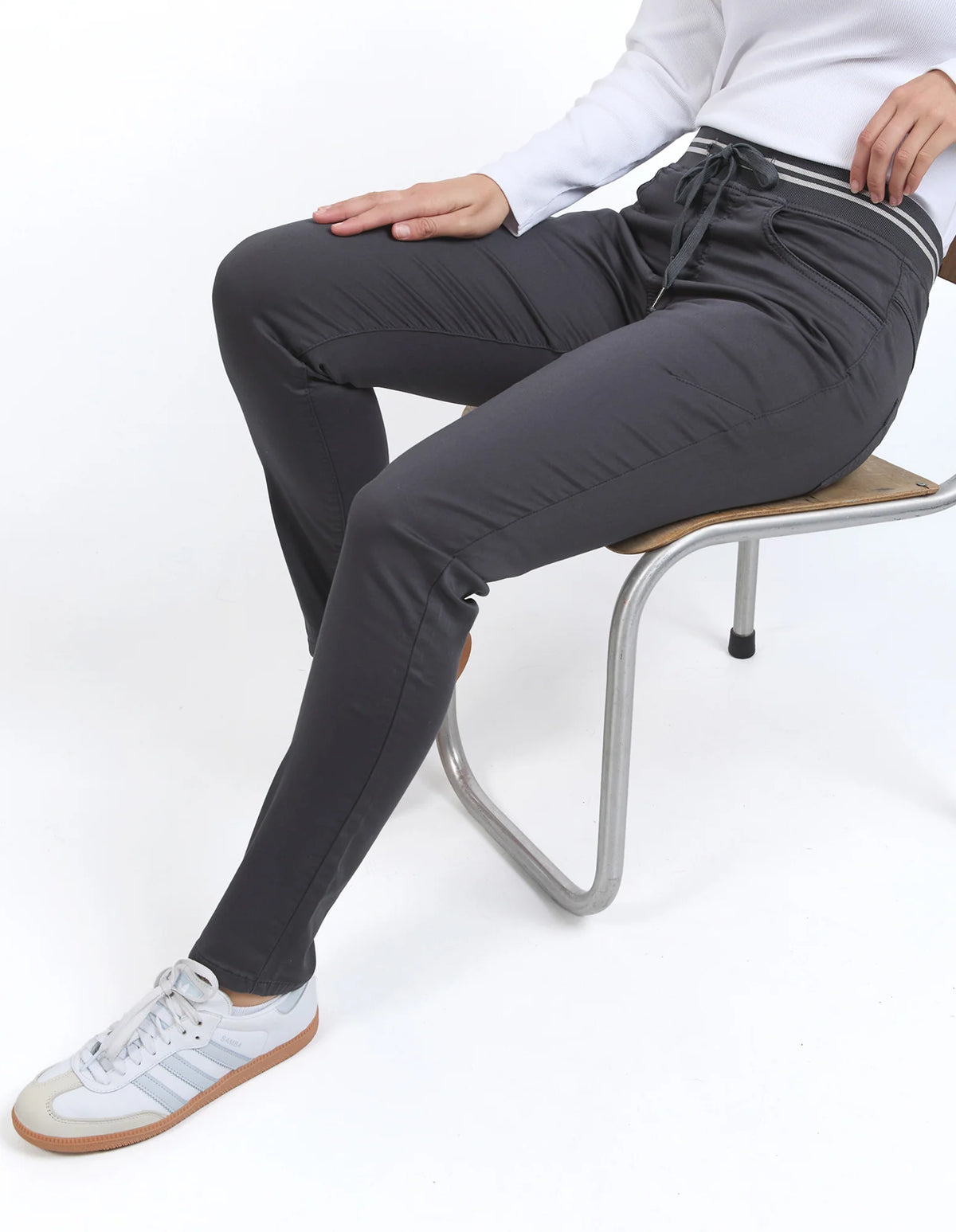 Sylvia Jogger - Charcoal