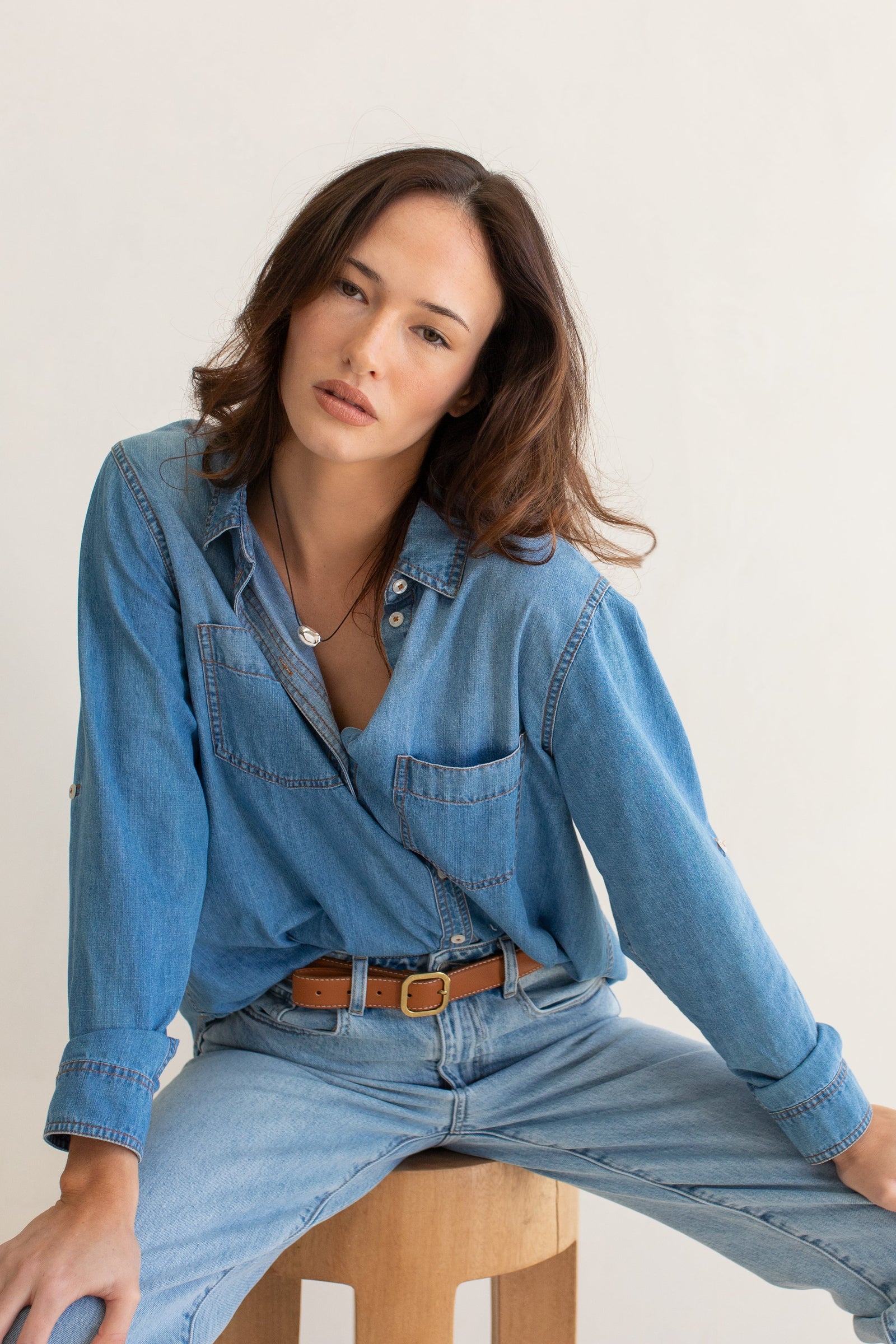 Denim boyfriend shirt hut