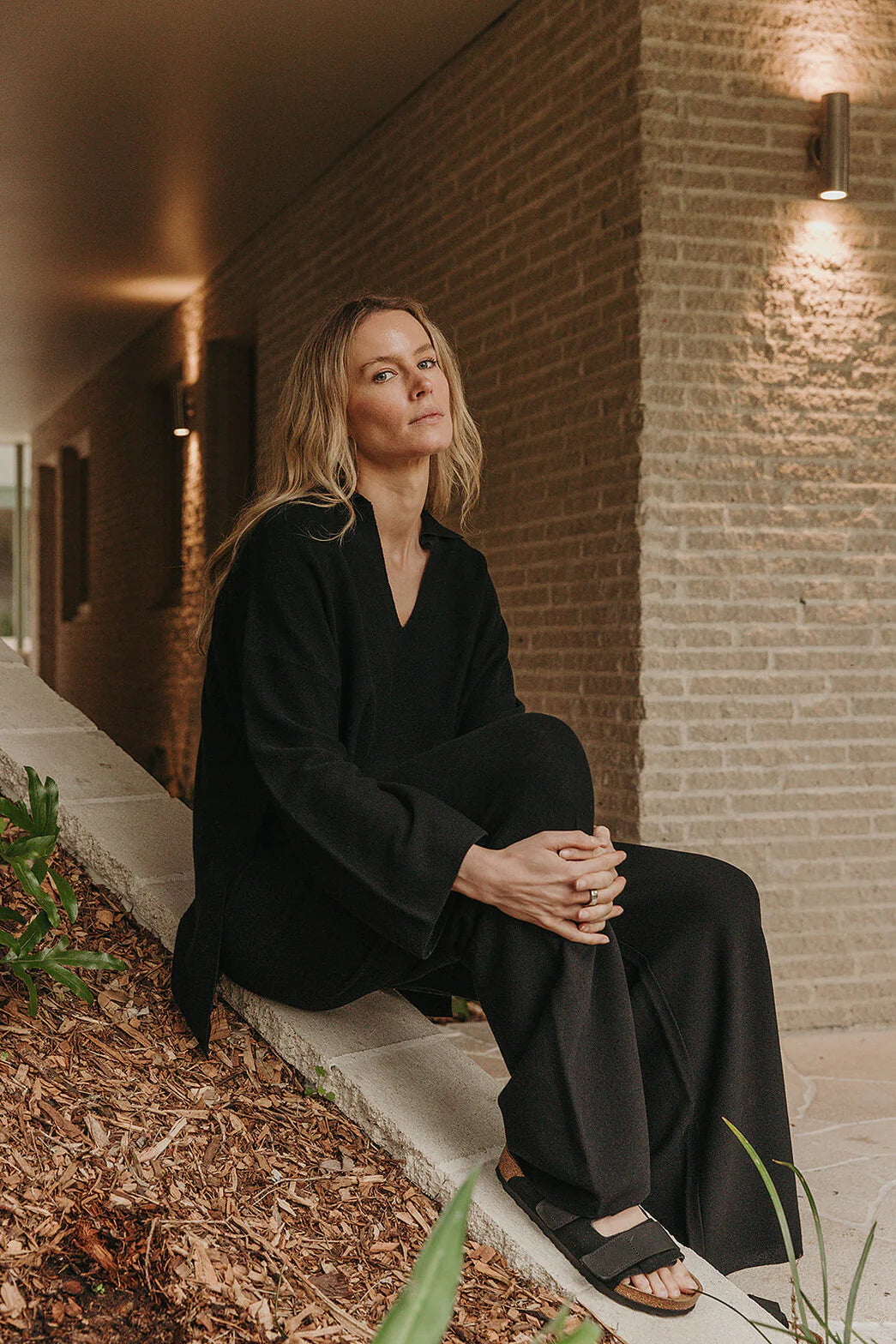 Grace Collard Pullover - Black