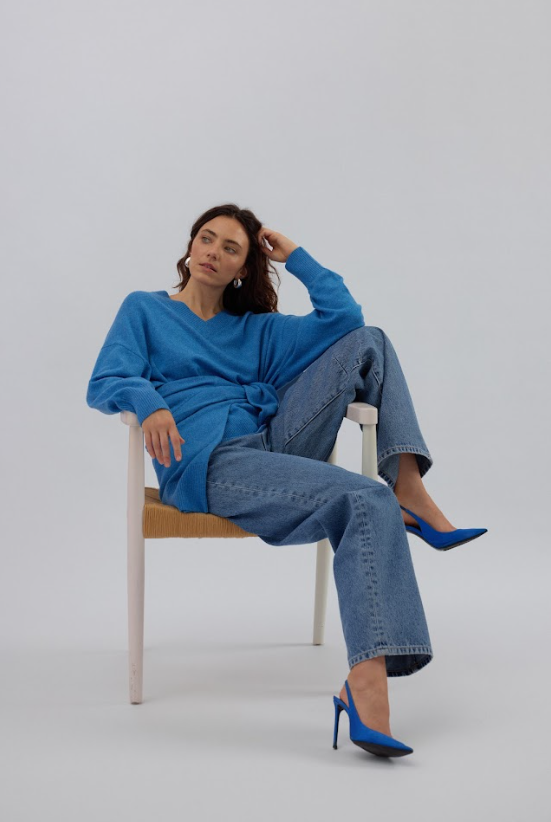 Mabel V Neck Jumper - Capri