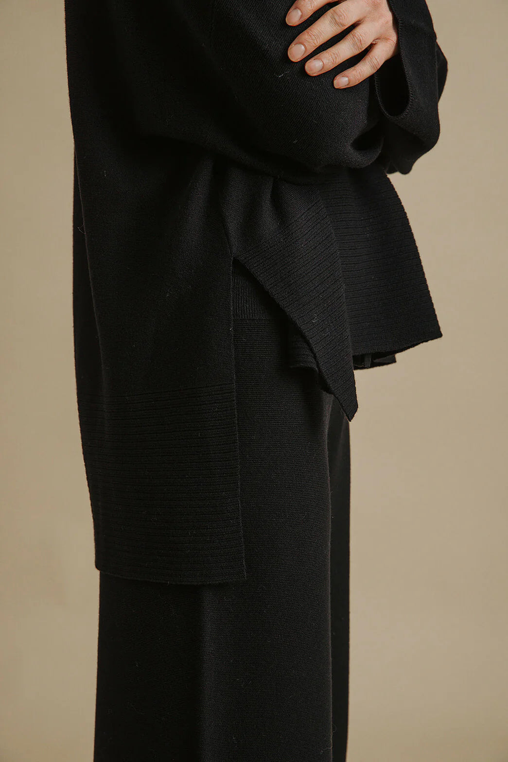 Grace Collard Pullover - Black