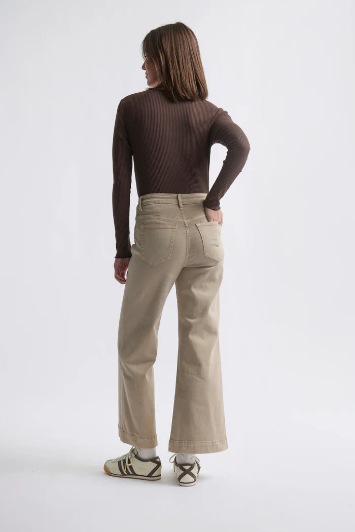 Stretch denim jean