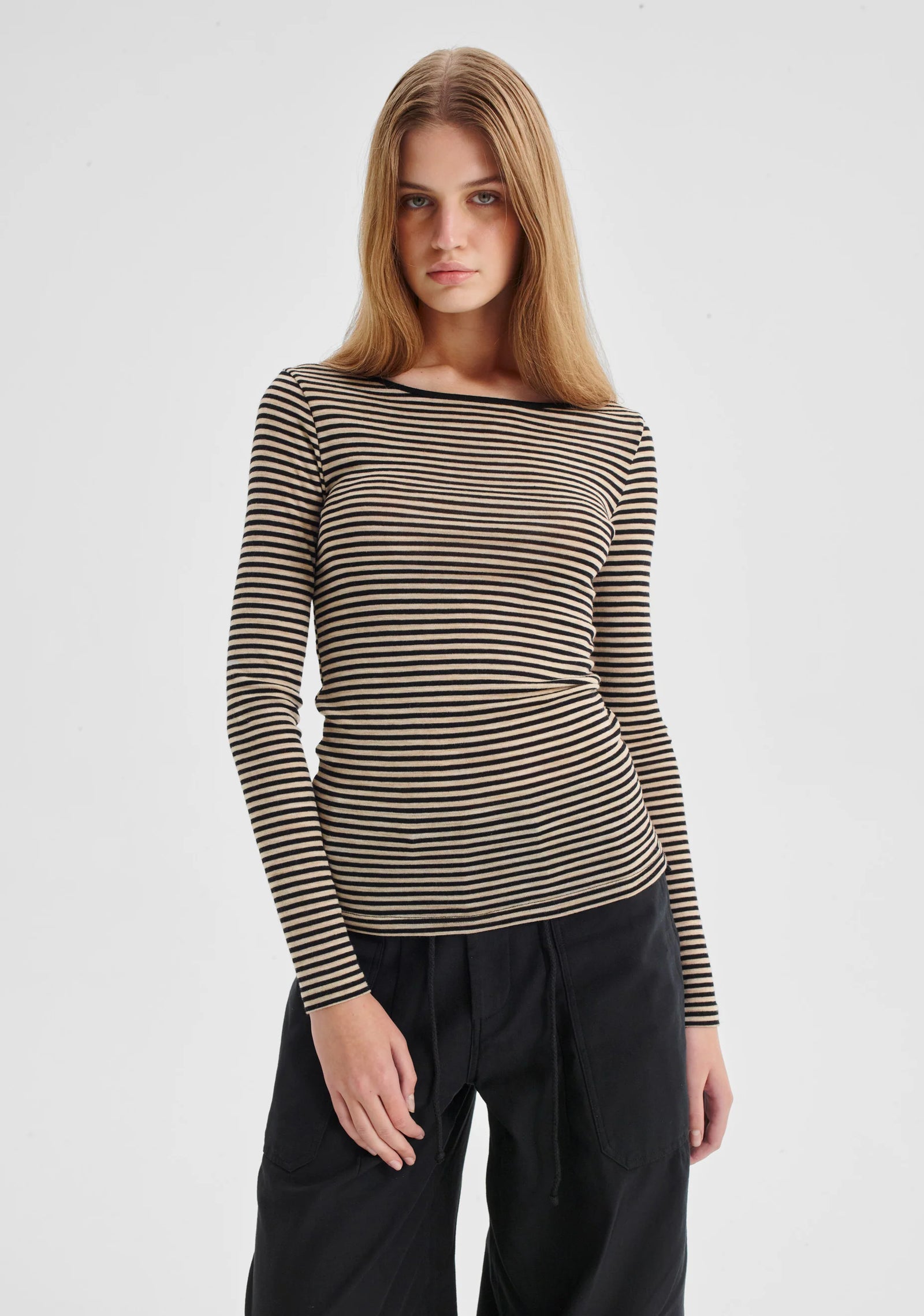 Morri Merino Round Neck - Birch/Black