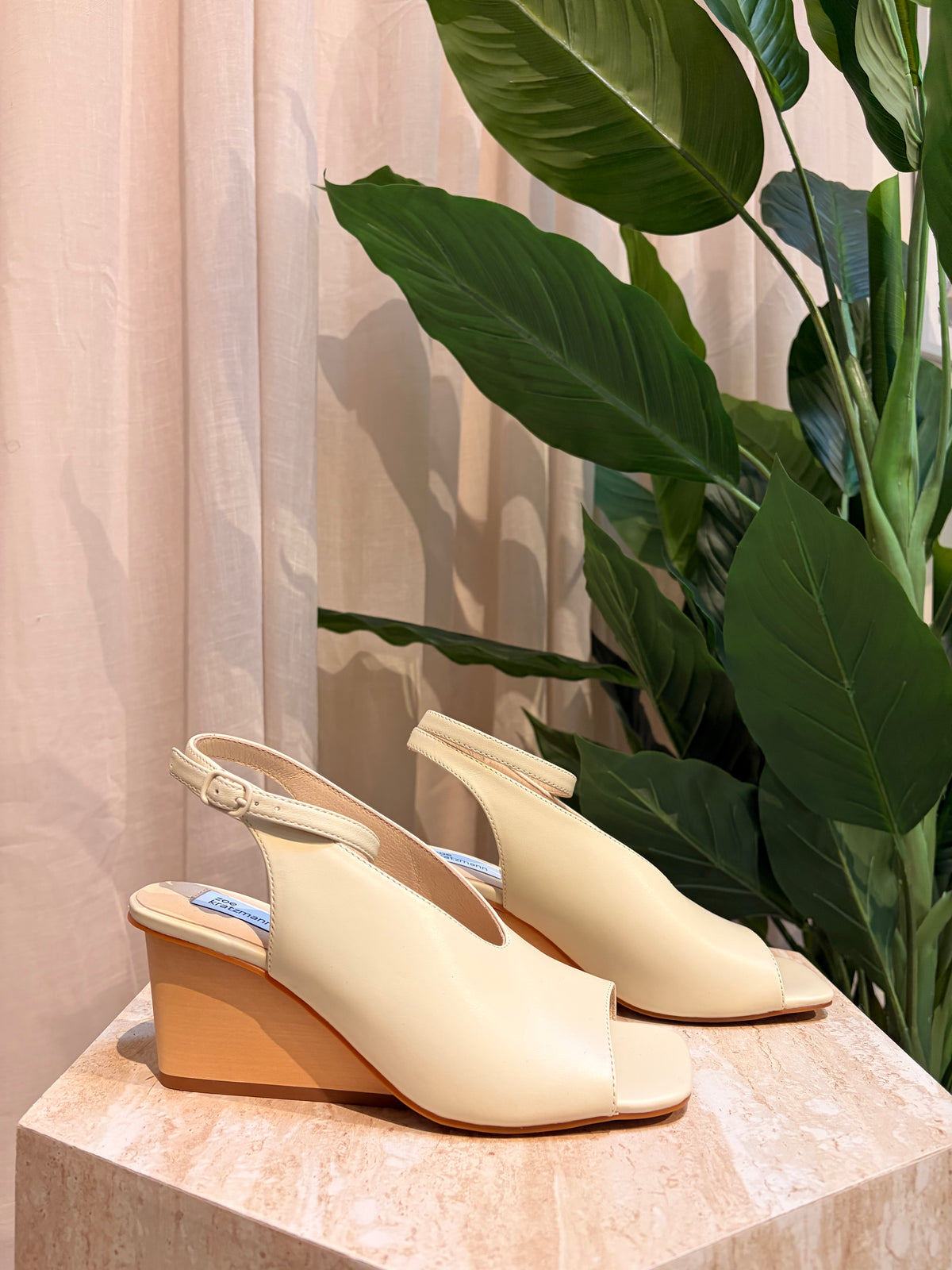 Gala Wedge - Parchment