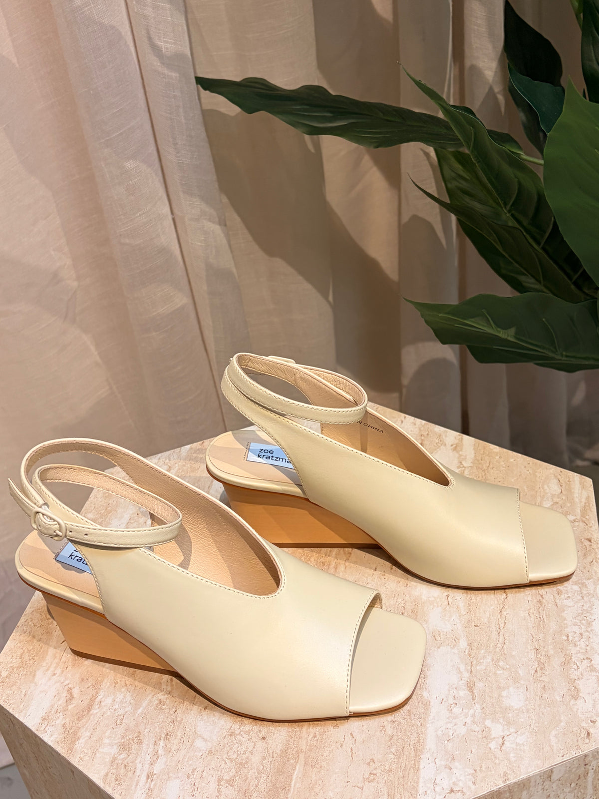 Gala Wedge - Parchment