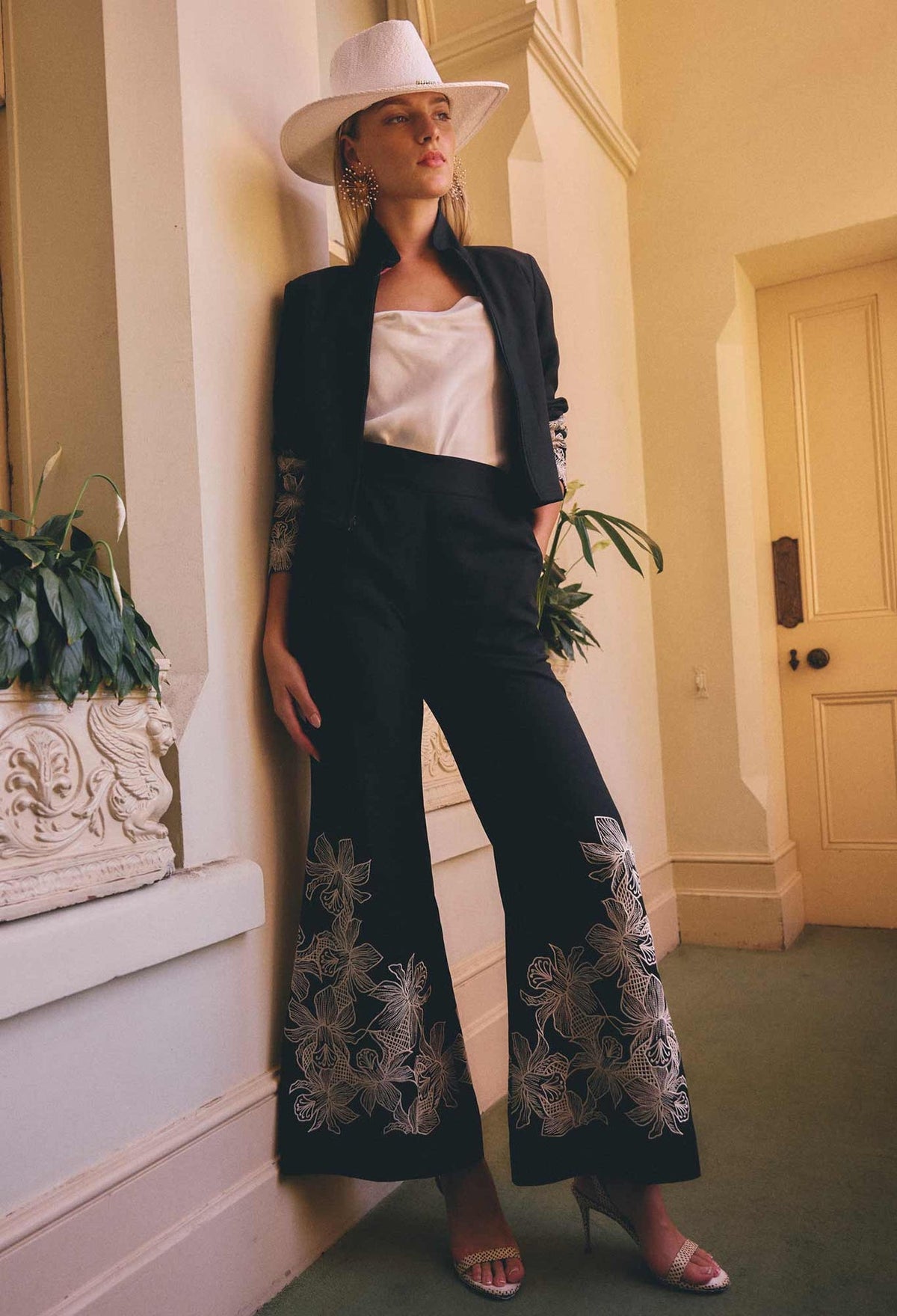 Willow Linen Blend Embroidered Pant - Black