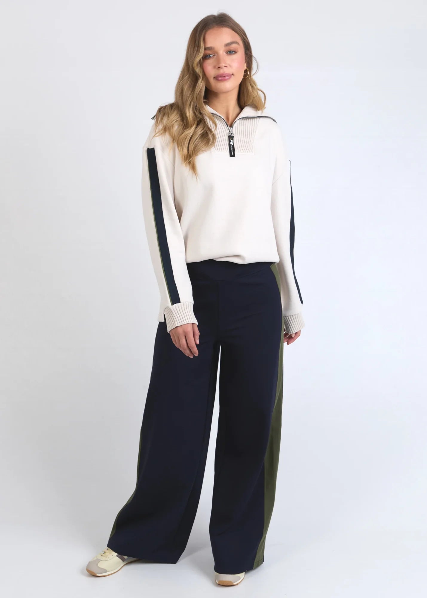 Juno Pant in Navy and green