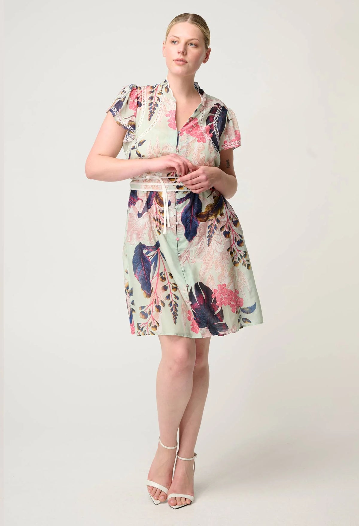 Nisreen Embroidered Dress - Oasis Flora