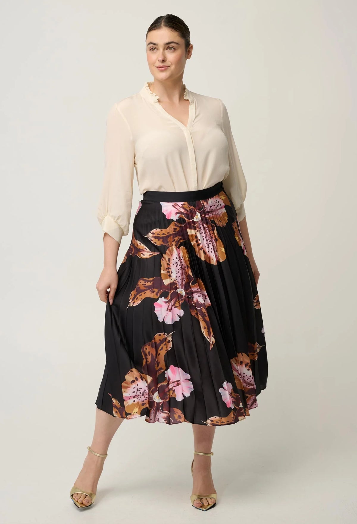 Pleated midi skirt