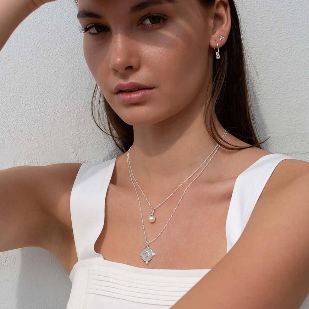 Oval Necklace with Mother Of Pearl - Sterling Silver