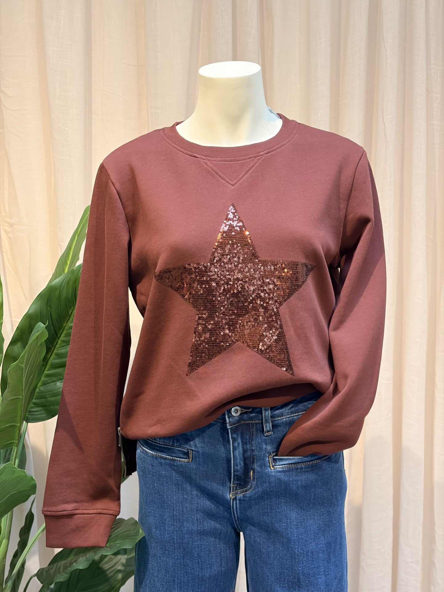 Sequin Star Sweatshirt - Chocolate