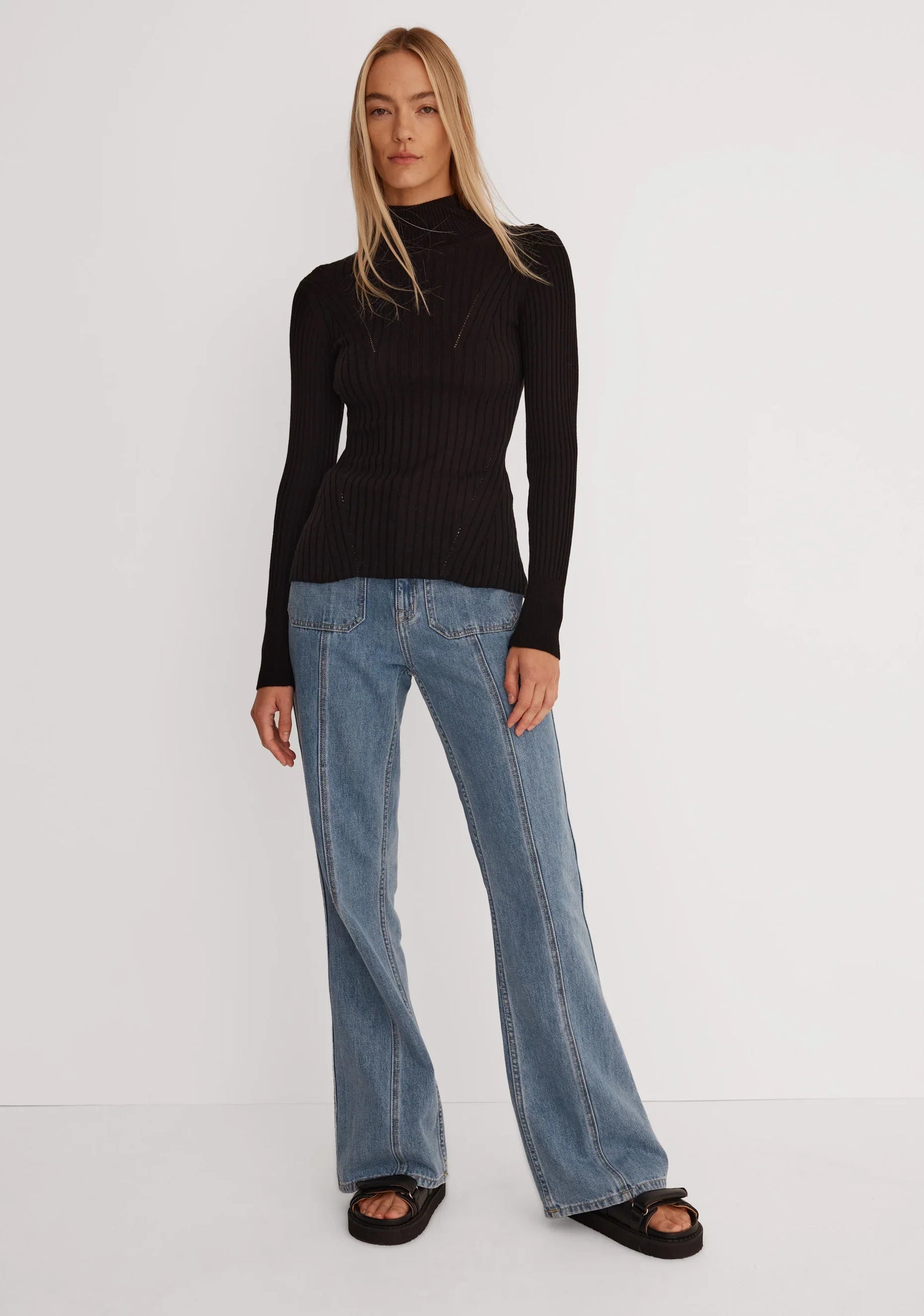 Quinn Pullover - Black