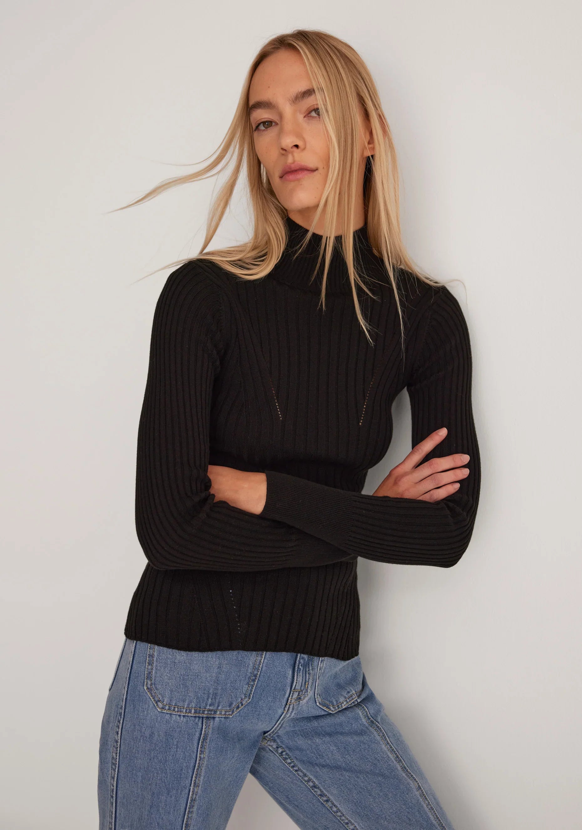 Quinn Pullover - Black