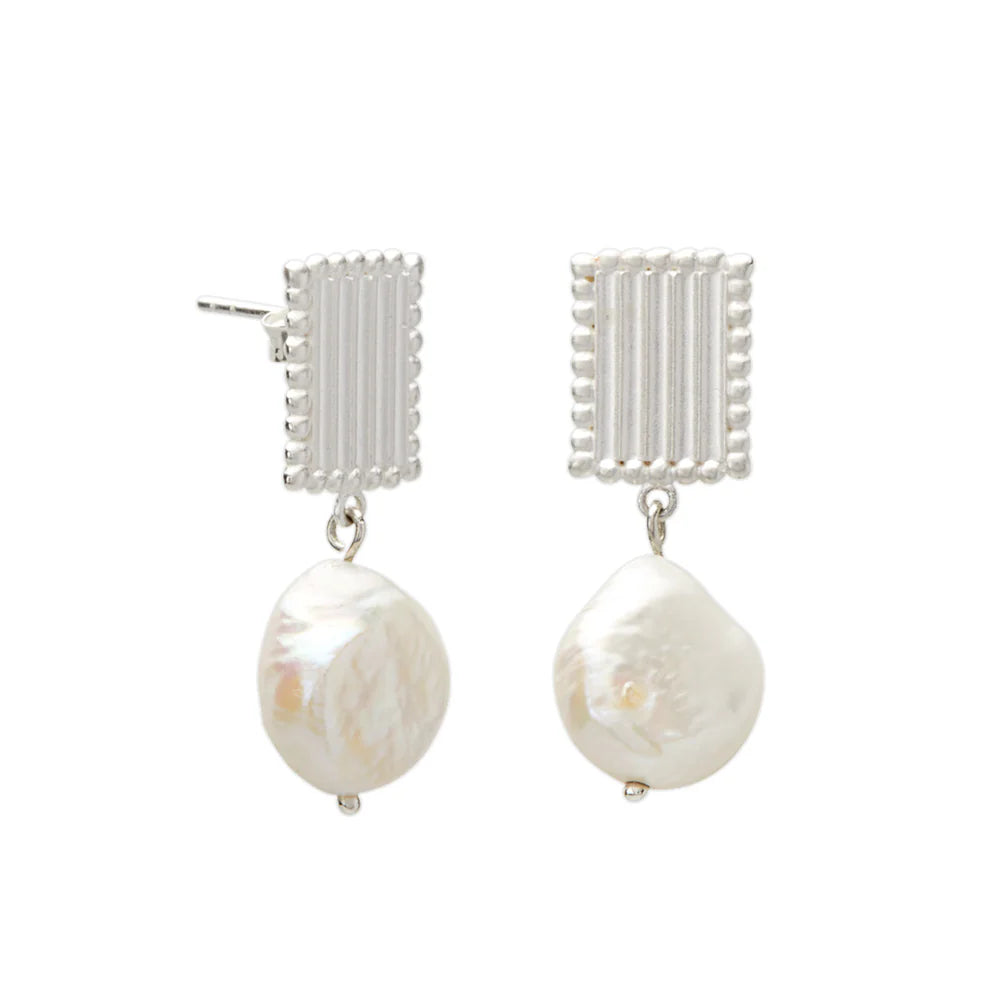 Aphrodite Goddess Small Pearl Earrings