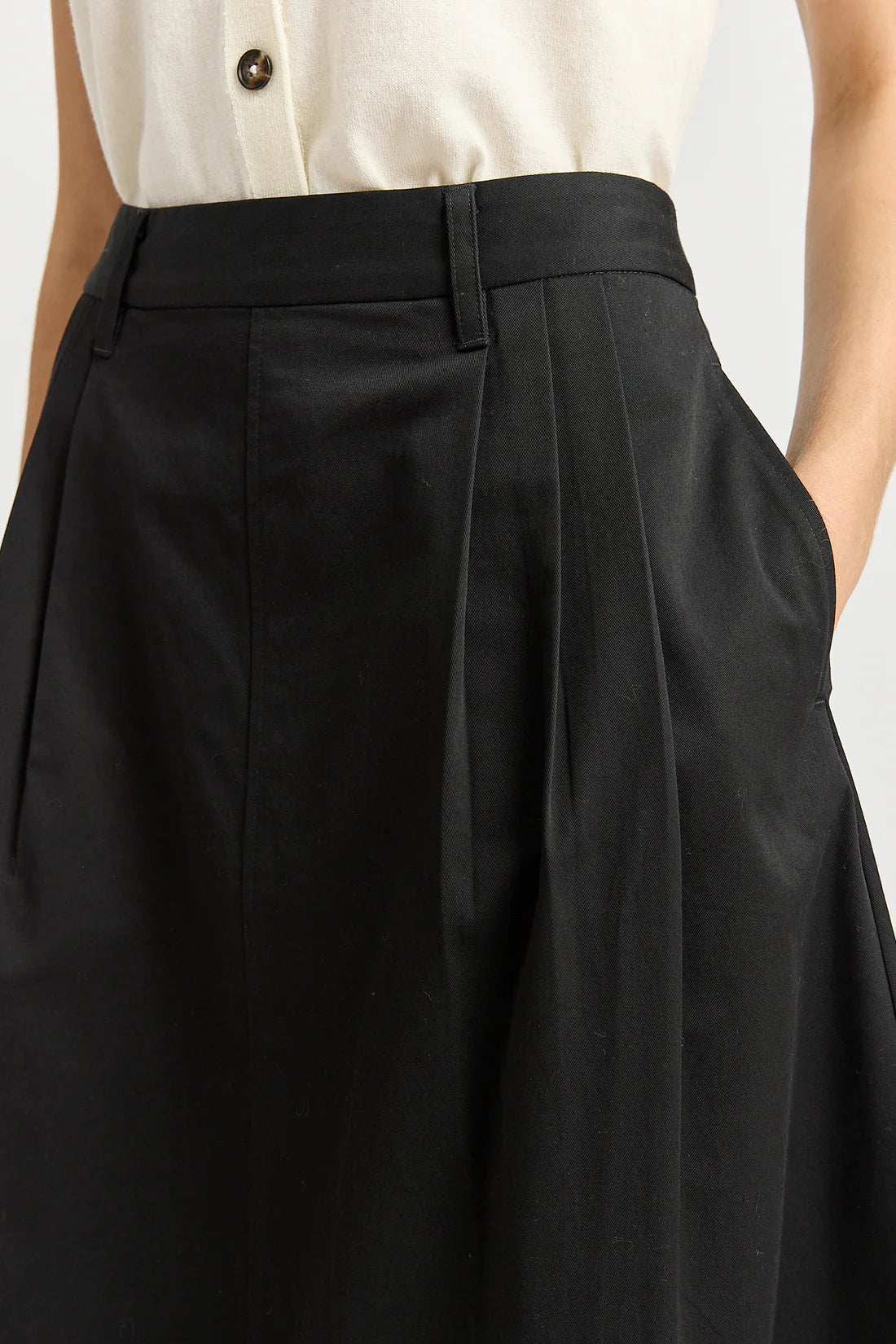 Pleat Detail Midi Skirt - Black